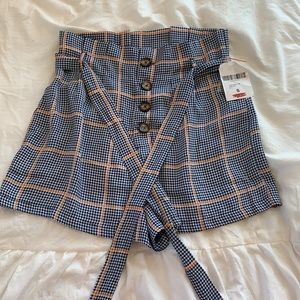 high waisted houndstooth paper bag shorts